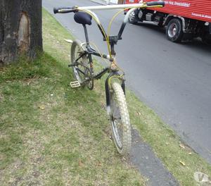 VENDO BICICLETA TIPO CROSS COLOR NEGRA. PERFECTO ESTADO.