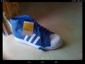 Vendo Zapatos Adidas Botas Talla 45