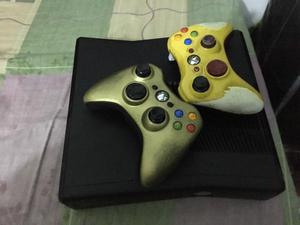 Xbox 360 con 2 Controles