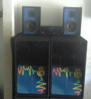 Amplificador Y Bajos con Parlantes