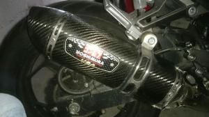 Exosto yoshimura r77 full carbono - Pereira