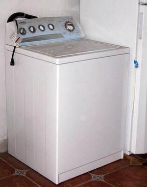 se vende hermosa lavadora whirpool 45 libras