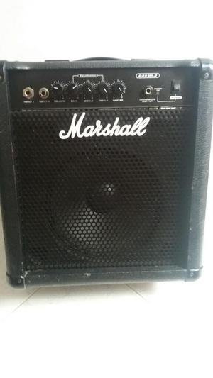 Vendo amplificador de bajo Marshall de 25 watts $