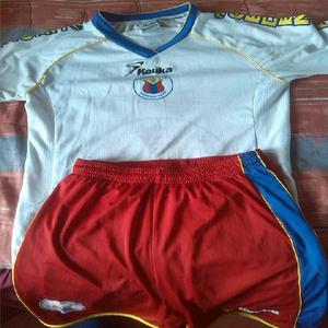 uniforme escuela deportivo pasto talla xs - San Juan de