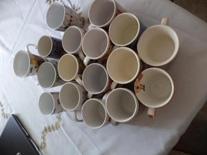 Juego de 17 pocillos Mugs