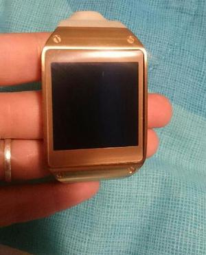 Reloj inteligente Samsung Gear con camara blanco con dorado