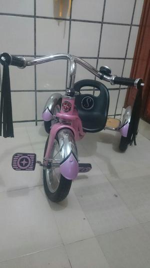 Exclusivo Triciclo Schwinn para Niña