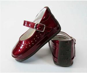 Zapato vinotinto caminadores, no tuerce