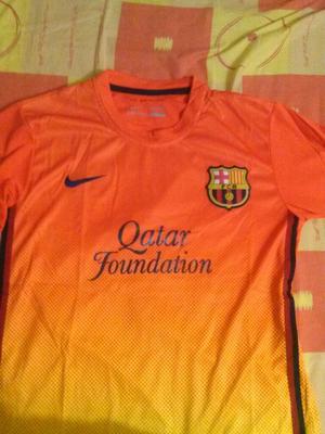 Se vende camisa original del barcelona talla m 1 sola puesta