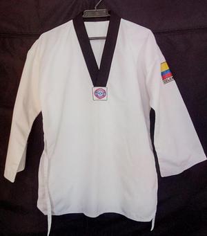 Uniforme dobok Taekwondo uso menor a 1 mes