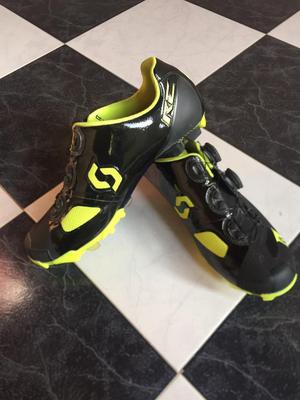 Vendo Zapatillas Scott MTB carbono