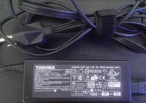 Adaptador Toshiba Satellite Excelente Estado Original!! -