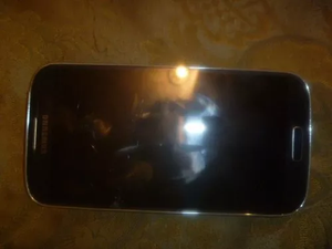 Celular Samsung Galaxy S4 con Display Dañado