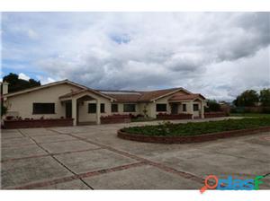 VENTA EXCELENTE FINCA EN CHIA