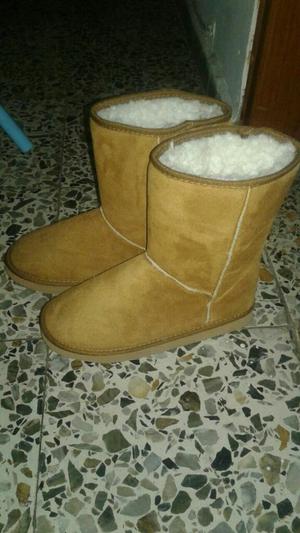 Vendo Botas para Mujer