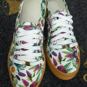 Zapatos Estilo Tropical