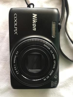 Camara Nikon S