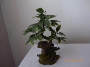 Hermoso bonsai artificial. Buen precio