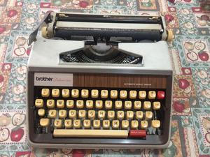 Maquina de escribir para coleccionistas BROTHER Deluxe 