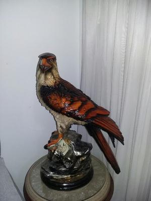 Vendo Magestuosa Aguila en Ceramica