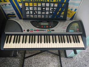 Yamaha PSR240