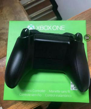 Control Xbox One, Cargador