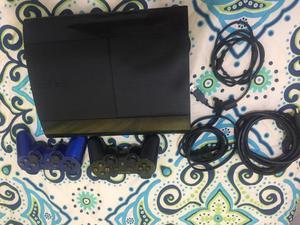 Play Station 3 Slim con 2 Controles