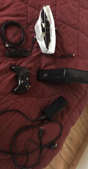 Xbox 360 Slim Con Kinect y un Control