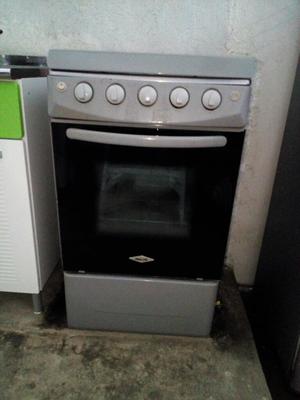 Vendo Estufa con Horno Marca Haceb