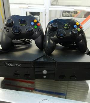 Un Xbox 1 Mas Dos Controles Y Cinco Juegos