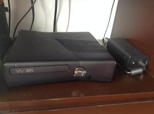 XBox 360 Slim 4GB