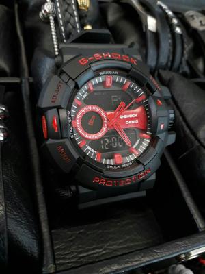 Reloj G Shock Negro con Rojo Deportivo