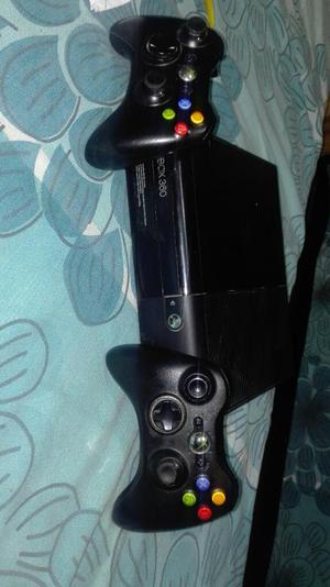 Vendo Xbox 360 Super Slim con 46 Juegos Incorporados Disco