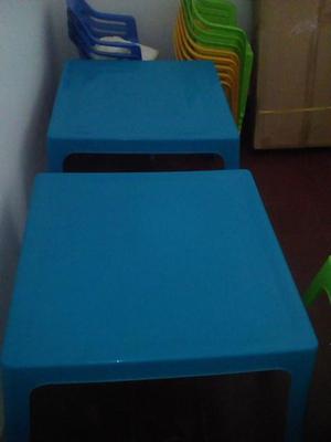 Mesas de niñosa sin usar