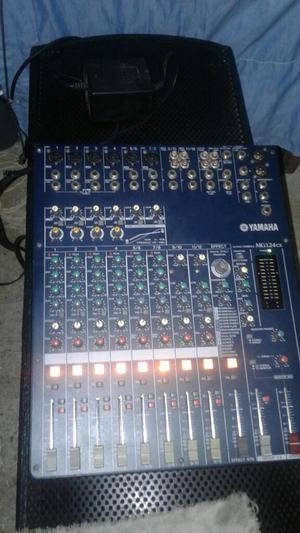 Vendo Consola Yamaha