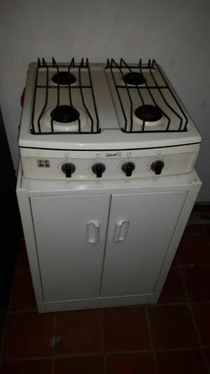 Vendo Cocina con Gabinete en Buen Estado