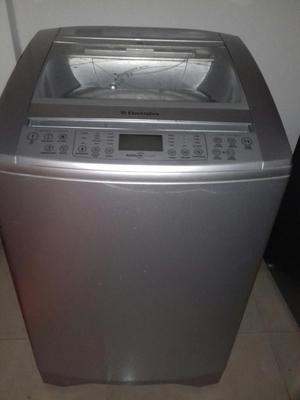 Vendo Esta Lavadora Tactil de 24 Lb