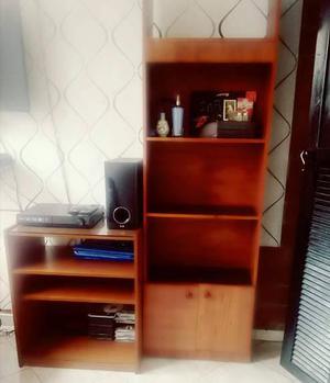 SE VENDE BIBLIOTECA