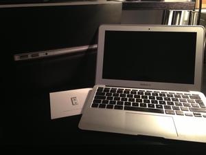 MacBook air 11 core i5 disco solido 128gb en caja vendo o