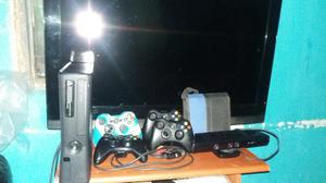 Vendo Xbox360 Slim 4 Controles Y Kinect.