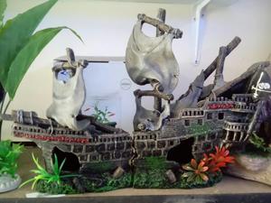 Barco Decorativo para Acuario