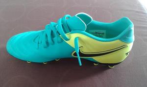 Guayos NIKE TIEMPO