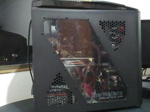 PC Gamer con altas especificaciones y refrigeracion liquida