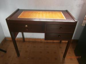 vendo escritorio en madera