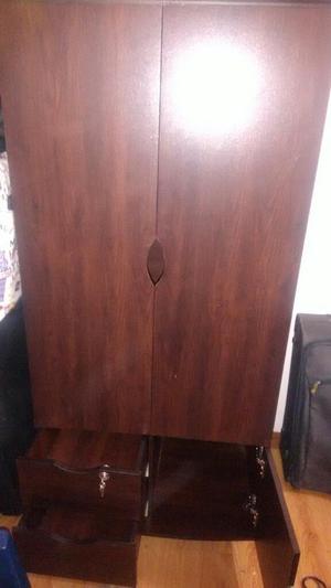 Se Vende Closet. Medidas: 72a, 49p, 150l