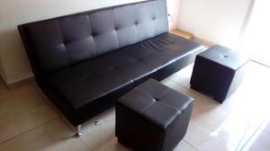 Sofa Cama en perfecto Estado, No incluye los Puff