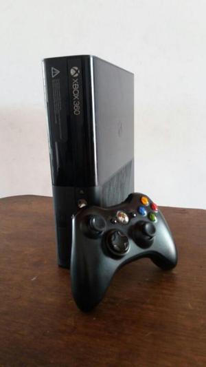 Vendemos Xbox 360 muy buen estado con 2 controles