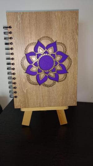 Agendas en madera con diseños exclusivos