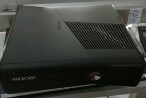 Xbox 360 Slim. Cables 2 Controles Juegos