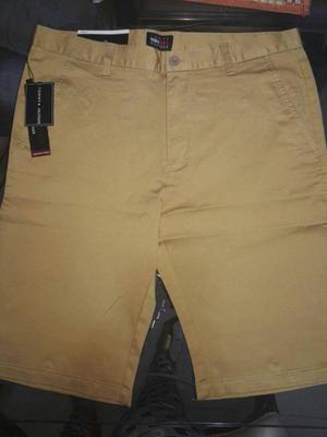 Bermuda Tommy Hilfiger Color Mostaza talla 32